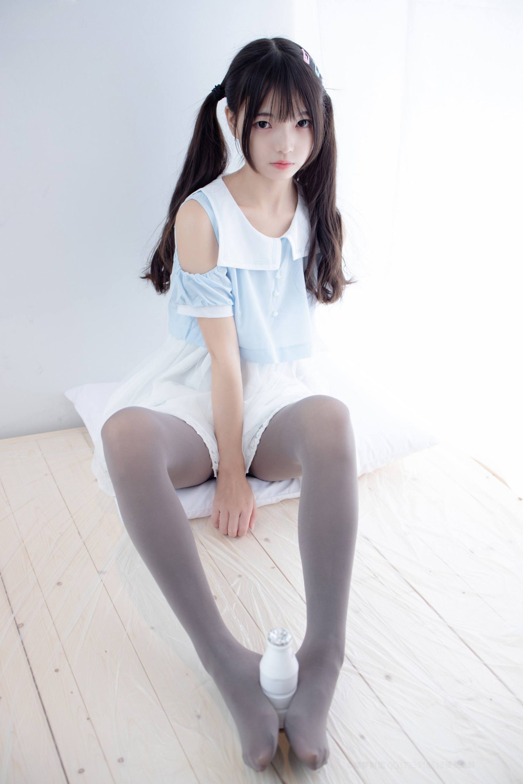 图片[1]-超级甜美的灰丝小姑娘【86P】20005-心动图库