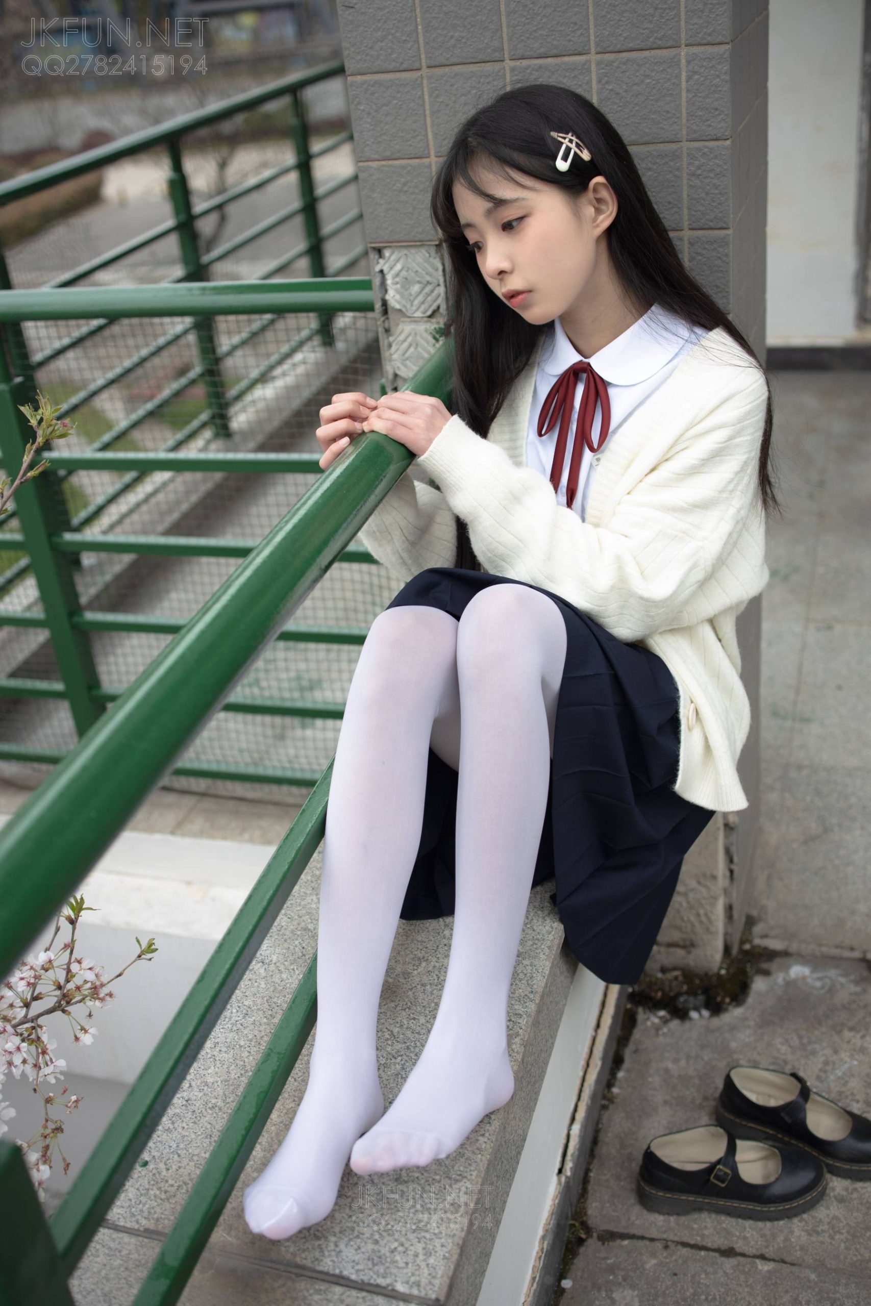 图片[5]-甜美可人的白丝姑娘【127P】20011-心动图库