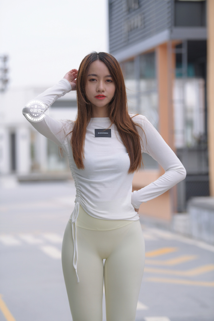 图片[1]-漂亮的白色瑜伽裤女孩 J1441 696P1V-21.4GB-心动图库