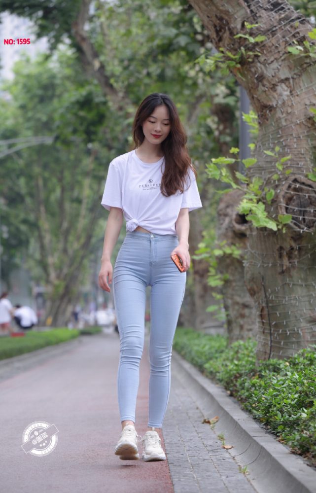 图片[1]-个子非常高的紧身牛仔裤女孩J2065 879P1V-25.5GB-心动图库