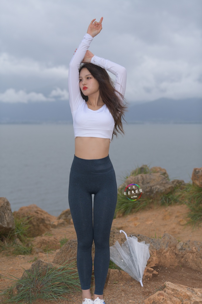 图片[1]-深蓝色瑜伽裤甜美女孩 J1320 514P2V-17.5GB-心动图库