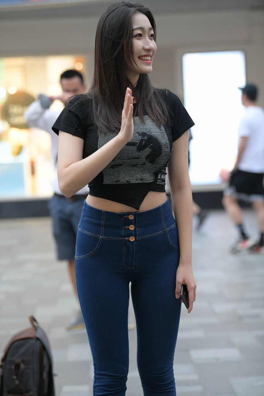 图片[1]-紧身牛仔裤女人J2784 240P-6.66GB-心动图库