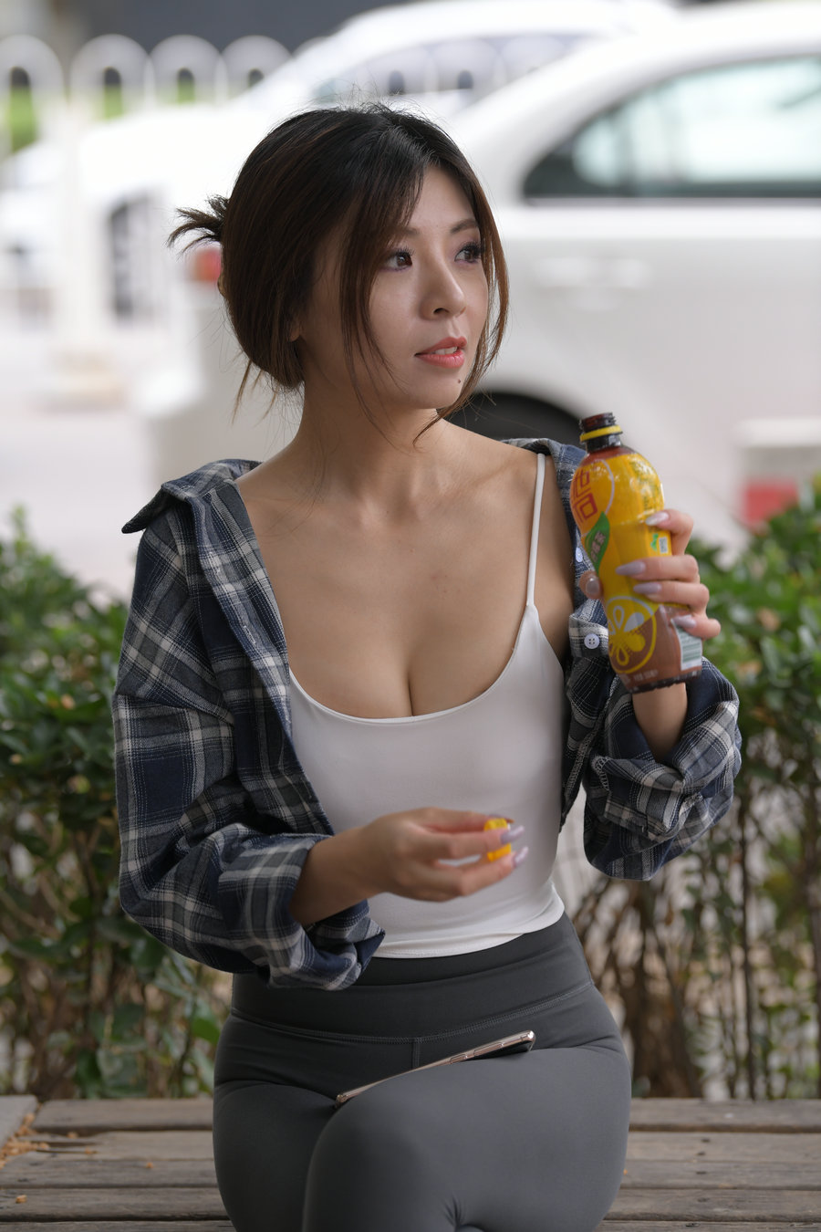 图片[1]-喝饮料的瑜伽裤女孩J2242 383P1V-17.5GB-心动图库