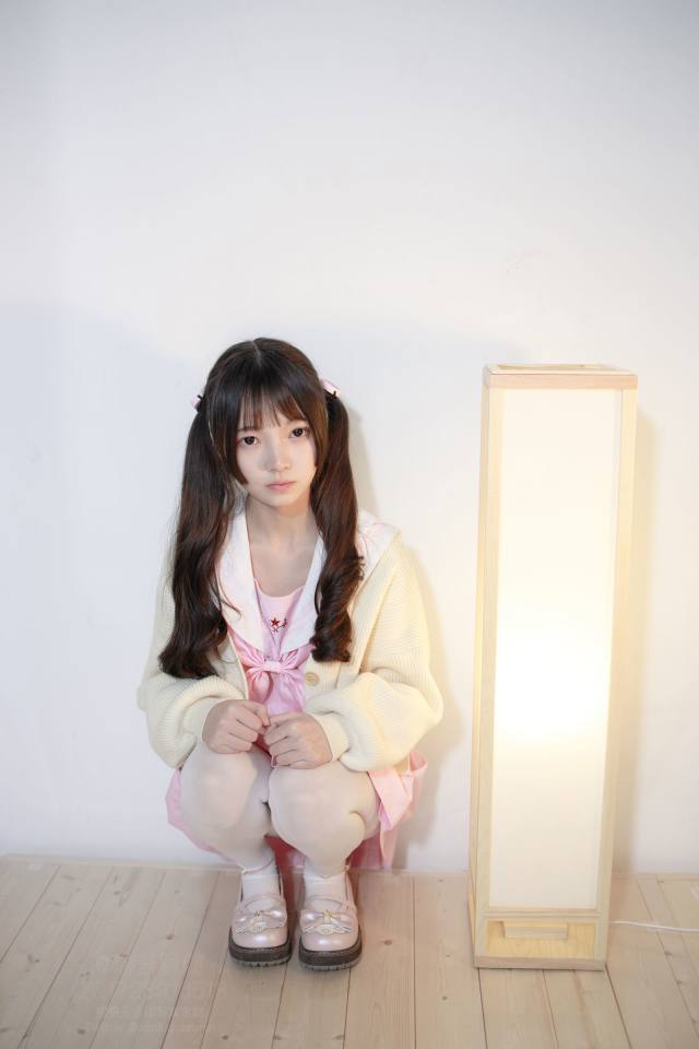 图片[2]-好像有什么心事的白丝双马尾女孩【59P】20022-心动图库