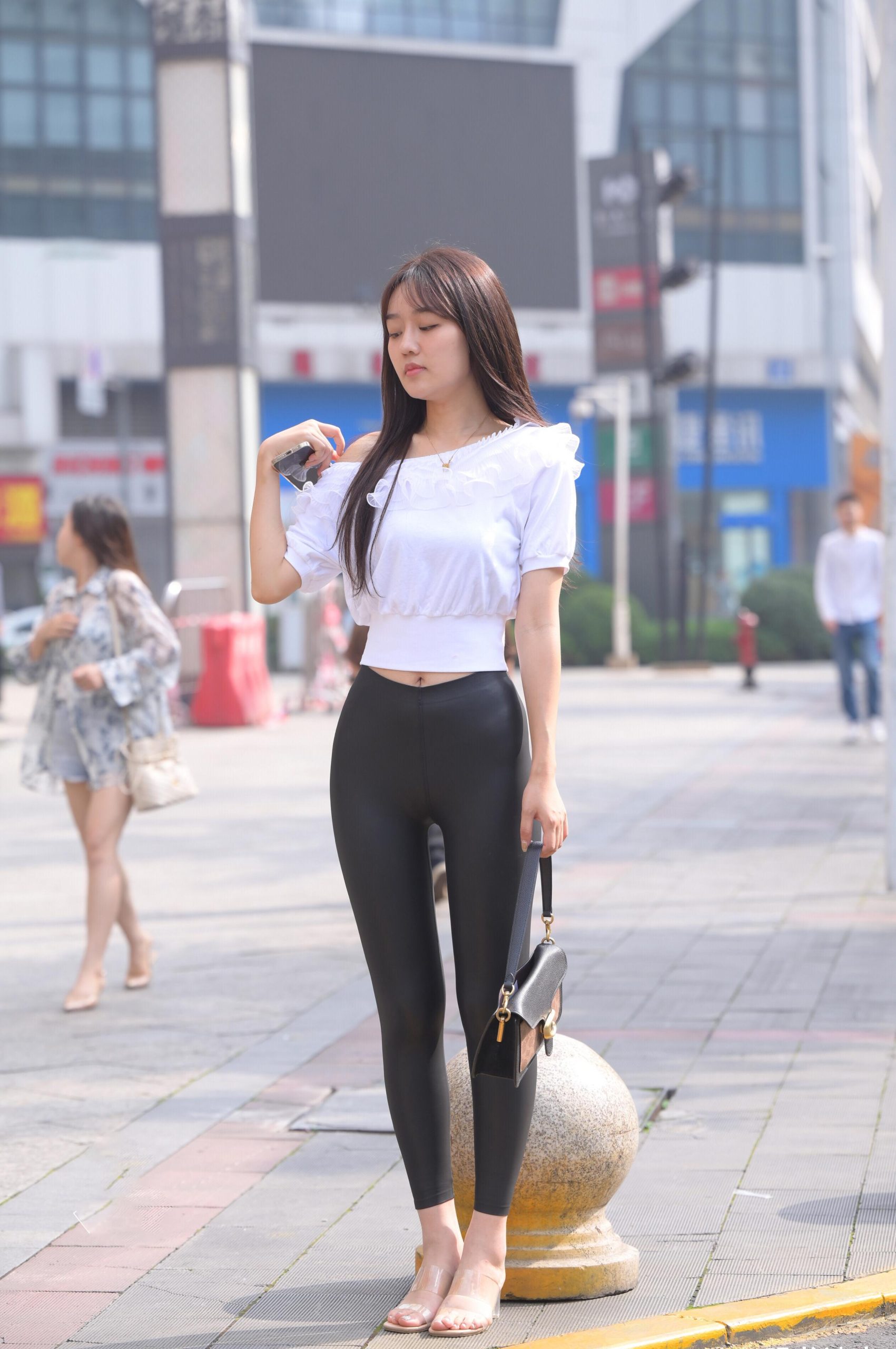 图片[4]-笑容非常甜美且治愈的皮裤女孩 J1945 751P1V-22.1GB-心动图库
