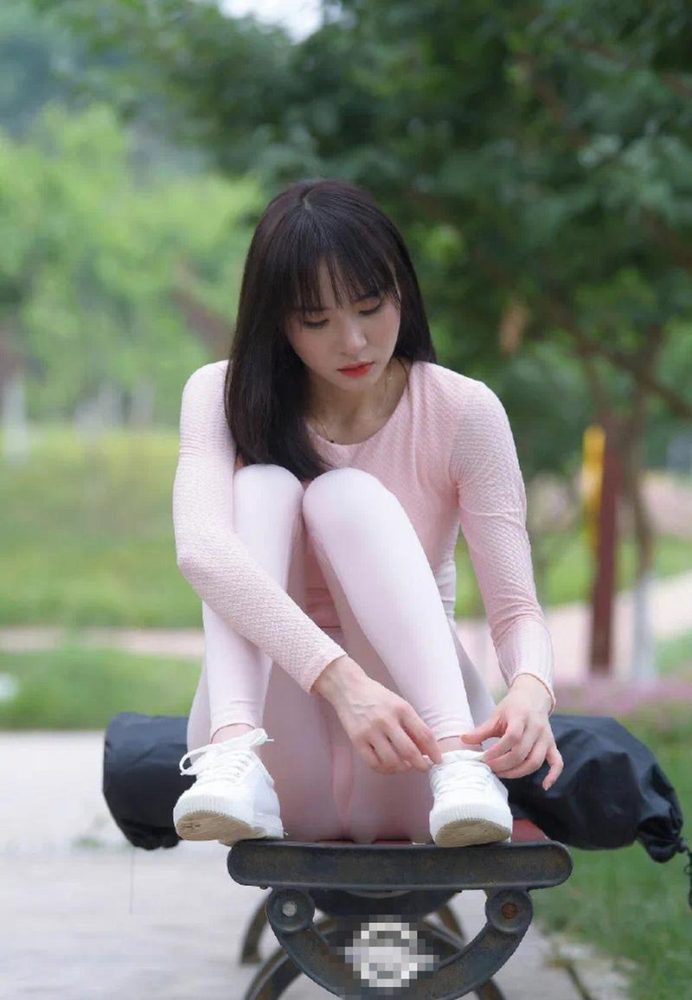 图片[4]-粉粉的瑜伽裤女孩太可爱了 J2090 854P1V-30.4GB-心动图库