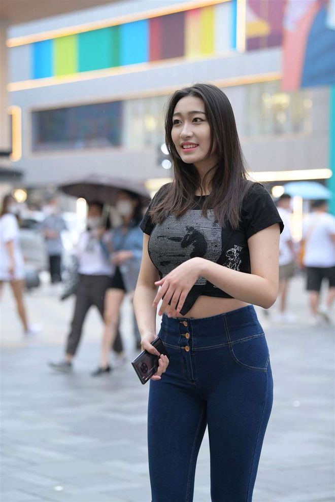 图片[3]-紧身牛仔裤女人J2784 240P-6.66GB-心动图库